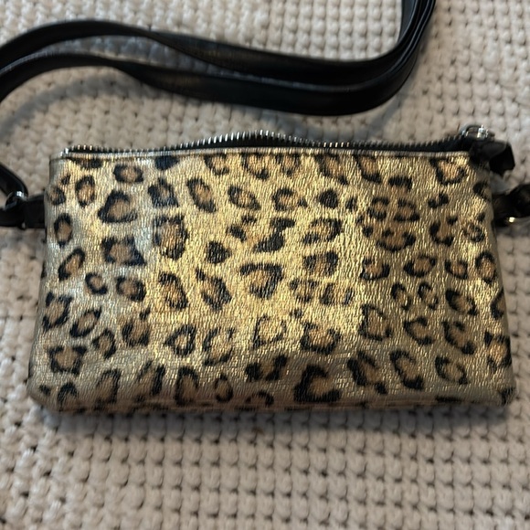 Metallic Cheetah Crossbody Purse - Picture 8 of 9